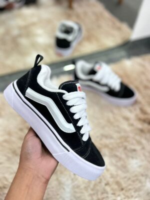 VANS KNU