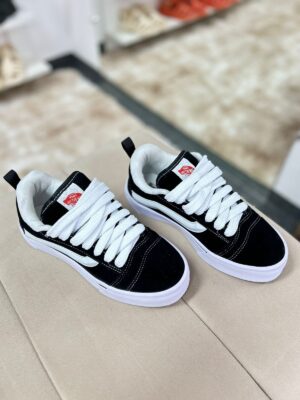 VANS KNU